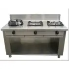 CUISINIÈRE À GAZ EURASIE  3 FEUX - MOD. PAP03 - Construite exclusivement sur mesure - Compartiment ouvert - Plan de travaille lisse - Puissance au gaz à choisir entre kW  3,0/4,5/7,5/9,5/14/21 - Dim. 150x70xh85 cm - Norme CE