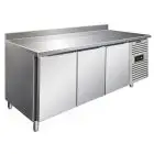 TABLE RÉFRIGÉRÉE AVEC DOSSERET EN ACIER INOX AISI 304 - FROID VENTILÉ - Mod CXF3200TN - GASTRONORM 1/1 (53 x 32,5 cm) - 3 PORTES - CAPACITÉ 358 L - TEMPÉRATURE -2°/+8°C - Dim L 179,5 x P 70 x h 96 cm
