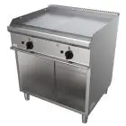 PLANCHA À GAZ - MOD. G7NUQ2DCO - 1/2  PLAQUE LISSE 1/2 PLAQUE NERVURÉE - Compartiment ouvert - n. 2 zones de cuissson - Puissance kW 12 - Dim. 80x70xh85 cm - Norme CE