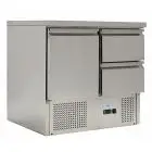 SALADETTE ET TABLE RÉFRIGÉRÉE EN ACIER INOX AISI 201 - GASTRONORM 1/1 ( 53x32,5 cm) - STATIQUE - Mod. G-S901-2D-FC - N. 1 porte réfrigéré + N. 2 Tiroirs - Température +2°/+10°C - Dim. 90x70x85 cm - Norme CE