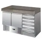 COMPTOIR RÉFRIGÉRÉ À PIZZA EN ACIER INOX AISI 201 - GASTRONORM 1/1( 53x32,5cm) - STATIQUE - Mod. G-S903PZCAS FC - N. 2 portes réfrigérées + 6 Tiroirs neutres- Température +2°/+8°C - Dim. 142x70x102 cm - Norme CE