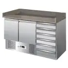 COMPTOIR RÉFRIGÉRÉ À PIZZA EN ACIER INOX AISI 304 - GASTRONORM 1/1 (cm 53x32,5) - STATIQUE - Mod. G-S903PZCASSV - N. 2 Portes réfrigérés + N. 6 Tiroirs neutres - Témperature +2°/+8°C - Dim. 140x70xh102 cm - Norme CE