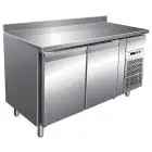 TABLE RÉFRIGÉRÉE AVEC DOSSERET EN ACIER INOX AISI 304 - POUR SNACK - VENTILÉ - Mod. G-SNACK2200TN - CAPACITÉ BRUTE 228 Lt - N. 2 PORTES - Température -2°/+8°C - Dim. 136x60x96 cm - Norme CE