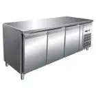 TABLE RÉFRIGÉRÉE EN ACIER INOX AISI 304 - VENTILÉ - Mod. G-GN3100TN - GASTRONORM 1/1 ( 53x32,5 cm) - CAPACITÉ BRUTE  417 Lt - N. 3 PORTES - Température -2°/+8°C - Dim. 179,5x70x86 cm - Norme CE