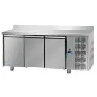 TABLE RÉFRIGÉRÉE AVEC DOSSERET EN ACIER INOX AISI 304 - POUR PÂTISSERIE - PLAQUES cm 60x40 - VENTILÉE - Mod. UQ03MAL - N. 3 PORTES - TEMPÉRATURE 0°/+10°C - Dim. cm. 215x80xh95/102 - Norme CE