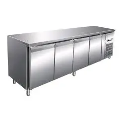 TABLE RÉFRIGÉRÉE EN ACIER INOX AISI 304 - VENTILÉ - Mod. G-GN4100TN - GASTRONORM 1/1 ( 53x32,5 cm) - CAPACITÉ BRUTE 553 Lt - N. 4 PORTES - Température -2°/+8°C - Dim. 223x70x86 cm - Norme CE