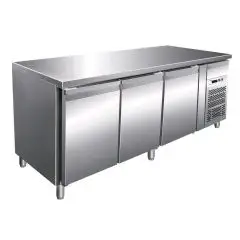 TABLE RÉFRIGÉRÉE EN ACIER INOX AISI 304 - POUR  PÂTISSERIE - VENTILÉ - Mod. G-PA3100TN - CAPACITÉ BRUTE 580 Lt - N. 3 PORTES - Température +2°/+8°C - Dim. 202x80x86 cm - Norme CE