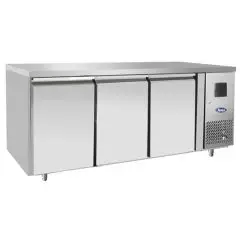 TABLE RÉFRIGÉRÉE EN ACIER INOX - SNACK - FROID VENTILÉ - Mod.EPF3471GR-304T - 3 PORTES - CAPACITÉ 360 L - TEMPÉRATURE -17°/-22°C - Dim. L 179,5 x P 60 x h 85 cm - Norme CE