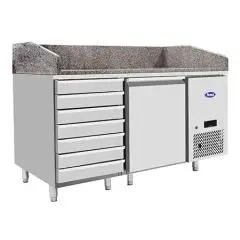 TABLE RÉFRIGÉRÉE / COMPTOIR À PIZZA EN ACIER INOX - Mod. EPF3490GR - CLASSE ÉNERGÉTIQUE A - POUR BACS À PÂTONS 60 x 40 cm - FROID VENTILÉ - 1 PORTE - 7 TIROIRS NEUTRES 60 x 40 cm - TEMPÉRATURE -2°/+8°C - Dim. L 151 x P 80 x h 100/160 cm - Norme CE