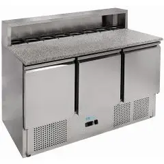Saladette et comptoir réfrigérée à pizza en acier inox AISI 201 - Mod G-PS903-FC - Gastronorm 1/1 (53 x 32,5 cm) - Statique - N 3portes réfrigérées - Température +2°/+8°C - Dimensions cm L 136,5 x P 70 x 102 H