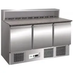 Saladette et comptoir réfrigérée à pizza en acier inox AISI 304 - Mod G-PS903 - Gastronorm 1/1 (53 x 32,5 cm) - Statique - N 3portes réfrigérées - Température +2°/+8°C - Dimensions cm L 136,5 x P 70 x 110 H