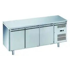TABLE RÉFRIGÉRÉE EN ACIER INOX AISI 201 - POUR SNACK - VENTILÉ - Mod. G-SNACK3100TN-FC - CAPACITÉ BRUTE 239 Lt - N. 3 PORTES - Température -2°/+8°C - Dim. 179,5x60x85 cm - Norme CE