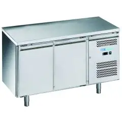 Table réfrigérée en acier inox AISI 201 - Mod M-GN2100BT-FC - Gastronorm 1/1 (53 x 32,5 cm) - Ventilé - Capacité brute 282 Lt - N 2 portes - Température -18°/- 22°C - Dimensions cm L 136 x P 70 x 85 H