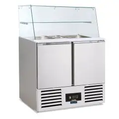 Table saladette r&eacute;frig&eacute;r&eacute;e mod&egrave;le SALADETTE SF 901 G, temp&eacute;rature +2&deg;C / +8&deg;C, capacit&eacute; brute 257 Lt, dimensions ext&eacute;rieures 900 x 700 x 1340 mm.