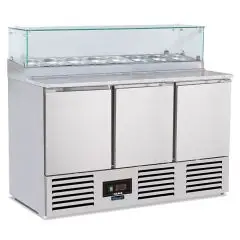 Table saladette r&eacute;frig&eacute;r&eacute;e mod&egrave;le SALADETTE SF 903 GZ, temp&eacute;rature +2&deg;C / +8&deg;C, capacit&eacute; brute 400 Lt, dimensions ext&eacute;rieures 1365 x 700 x 1180 mm.