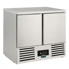 SALADETTE ET TABLE RÉFRIGÉRÉE EN ACIER INOX AISI 304 - Mod SF 901 - FROID STATIQUE BRASSÉ - GASTRONORM 1/1 (53 x 32,5 cm) - 2 PORTES RÉFRIGÉRÉES - TEMPÉRATURE +2°/+8°C - Dim L 90 x P 70 x h 87 cm