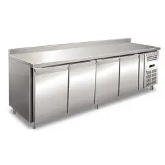 TABLE RÉFRIGÉRÉE AVEC DOSSERET EN ACIER INOX AISI 304 - VENTILÉE - Mod UOCEM4200BT - 4 PORTES - CAPACITÉ 511 L - TEMPÉRATURE -10°/-20°C - Dimensions cm L 223 x P 60 x H 96 - Norme CE