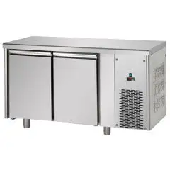 TABLE RÉFRIGÉRÉE EN ACIER INOX AISI 304 - VENTILÉE  - Mod. UG02MBT - GASTRONORM 1/1 - N. 2 PORTES - TEMPÉRATURE -18°/-22°C - Dim. 142x71,5xh85/92 cm - Norme CE