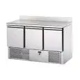 SALADETTE ET TABLE RÉFRIGÉRÉE - Mod. SLV03AL - VENTILÉ - GASTRONORM 1/1 (cm 53x32,5) - PLAN DE TRAVAIL ET DOSSERET EN ACIER INOX - N. 3 PORTES RÉFRIGÉRÉES - TEMPÉRATURE +4°/+6°C - Dim. 138,4x70xh98 - Norme CE