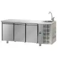 TABLE RÉFRIGÉRÉE EN ACIER INOX AISI 304 - Mod.  UG03MGNL - PLAN DE TRAVAIL AVEC ÉVIER INTÉGRÉ - VENTILÉE - GASTRONORM 1/1 - N. 3 PORTES - TEMPÉRATURE 0°/+10°C - Dim. 187x70xh115/120 cm Norme CE
