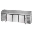 COMPTOIR RÉFRIGÉRÉ À PIZZA EN ACIER INOX AISI 304 - Mod.  QA04MC6- POUR BACS À PIZZA 60x40 cm - VENTILÉ - N. 3 PORTES - N. 6 TIROIRS NEUTRES 60x40 cm - TEMPÉRATURE 0°/+10°C - Dim. 271x80xh103/110 cm - Norme CE