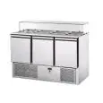 SALADETTE RÉFRIGÉRÉE - Mod. SLV03VD - VENTILÉ - GASTRONORM 1/1 (cm 53x32,5) - N. 3 PORTES RÉFRIGÉRÉES - VERRE PLAT - TEMPÉRATURE +4°/+6°C - Dim. 138x70xh105,8 cm - Norme CE