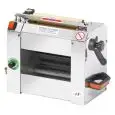 SHEETER - MOD. SF220X - 1 PAIRE DE ROULEAUX - DIM. ROULEAUX cm 22 x Ø 3,8 - BOUTON-POUSSOIR 24VOLT - POWER W 150 - ALIMENTATION MONOPHASÉE 230V/1/50HZ - DIMENSIONS cm L 40 x P 22 x 30 H - POIDS Kg 15