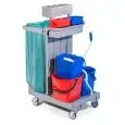 CHARIOT MULTI-USAGE EN PLASTIQUE POUR MÉNAGE - MOD. CA1615 - N. 2 seaux en plastique Lt. 15 - Presse d'essorage - Porte sac- Boîte moyenne en plastique- Panier porte bouteilles - DIM. 92 x  68 x h 124 cm