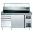 COMPTOIR RÉFRIGÉRÉ À PIZZA EN ACIER INOX - AVEC VITRINE PORTE-INGRÉDIENTS BACS GN 1/3 - POUR BACS À PÂTONS 60 x 40 x 7 H cm - FROID VENTILÉ - Mod. AK1612TN38 - 1 PORTE RÉFRIGÉRÉE + 1 BLOC NEUTRE DE 7 TIROIRS - TEMPÉRATURE -2°/+8°C - Dimensions L 151,5 x P