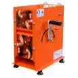 MACHINE MANUELLE À COUPER LES CHÂTAIGNES - À POSER - MOD. 100 MANUAL - 100 châtaignes / min - Calibrage réglable - Système de lames haut débit - Dimensions L 31 X P 27 X H 40 cm - Norme CE