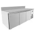 TABLE RÉFRIGÉRÉE AVEC DOSSERET EN ACIER INOX - FROID VENTILÉ - Mod.B-EPF3485-SB-GR - PÂTISSERIE - PLAQUES 60 x 40 cm - 3 PORTES - CAPACITÉ 420 L - TEMPÉRATURE -2°/+8°C - Dim. L 201 x P 80 x h 94 cm - Norme CE