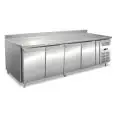 TABLE RÉFRIGÉRÉE AVEC DOSSERET EN ACIER INOX AISI 304 - FROID VENTILÉ - Mod. ECZ4200BT - GASTRONORM 1/1 (53 x 32,5 cm) - 4 PORTES - CAPACITÉ 616 L - TEMPÉRATURE -10°/-20°C - Dim. L 223 x P 70 x h 96 cm - Norme CE