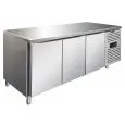 TABLE RÉFRIGÉRÉE EN ACIER INOX AISI 304 - FROID VENTILÉ - Mod CXF3100TN - GASTRONORM 1/1 (53 x 32,5 cm) - 3 PORTES - CAPACITÉ 358 L - TEMPÉRATURE -2°/+8°C - Dim L 179,5 x P 70 x h 86 cm