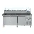COMPTOIR RÉFRIGÉRÉ À PIZZA EN ACIER INOX - AVEC VITRINE À INGRÉDIENTS - POUR BACS À PIZZA 60x40 cm - VENTILÉ - Mod DB3600TN38 - N 3 portes - Température -2°/+8°C - Dimensions 202,5x80x145,5 cm
