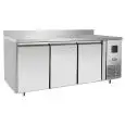 TABLE RÉFRIGÉRÉE AVEC DOSSERET EN ACIER INOX - SNACK - FROID VENTILÉ - Mod.EPF3471GR-SB-304T - 3 PORTES - CAPACITÉ 360 L - TEMPÉRATURE -17°/-22°C - Dim. L 179,5 x P 60 x h 95 cm - Norme CE