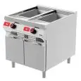 FRITEUSE ÉLECTRIQUE - LIGNE BOHÈME - MOD FRE92ME - N 2 réservoirs d’huile Lt 21 + 21 - Commandes électroniques - N 2 compartiments neutres avec portes - Puissance kW 34,8 - Dimensions cm L 80 x P 90 x H 90