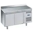 TABLE RÉFRIGÉRÉE AVEC DOSSERET EN ACIER INOX AISI 201 - POUR PÂTISSERIE - VENTILÉ - Mod. G-PA2200TN-FC - CAPACITÉ BRUTE 390 Lt - N. 2 PORTES - Température -2°/+8°C - Dim. 151x80x95 cm - Norme CE