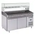 COMPTOIR RÉFRIGÉRÉ À PIZZA EN ACIER INOX AISI 201 - AVEC VITRINE À INGRÉDIENTS - POUR BACS À PIZZA 60x40 cm - VENTILÉ - Mod. G-PZ2600TN38 FC - N. 2 portes - Température -2°/+8°C - Dim. 151x80x143,5 cm - Norme CE