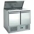 Saladette réfrigérée en acier inox AISI 201 - Mod G-S902-FC - Gastronorm 1/1 (53 x 32,5 cm) - Statique - N 2 portes réfrigérées - Température +2°/+8°C - Dimension cm L 104,5 x P 70 x 85 H