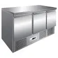 SALADETTE ET TABLE RÉFRIGÉRÉE EN ACIER INOX AISI 304 - GASTRONORM 1/1 ( 53x32,5 cm) - STATIQUE - Mod. G-S903TOP - N. 3 portes réfrigérées - Température +2°/+8°C - Dim. 136,5x70x85  cm - Norme CE