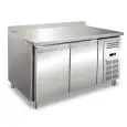 TABLE RÉFRIGÉRÉE AVEC DOSSERET EN ACIER INOX AISI 304 - SPÉCIAL PÂTISSERIE - FROID VENTILÉ - Mod. RVZ2200TN - 2 PORTES - CAPACITÉ 428 L - TEMPÉRATURE -2°/+8°C - Dim. L 151 x P 80 x h 86 cm - Norme CE