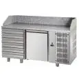 COMPTOIR RÉFRIGÉRÉ À PIZZA EN ACIER INOX AISI 304 - Mod. QA02MC6 - POUR BACS À PIZZA 60x40 cm - VENTILÉ - N. 1 PORTE - N. 6 TIROIRS NEUTRES 60x40 cm - TEMPÉRATURE 0°/+10°C - Dim. 161x80xh103/110 cm - Norme CE