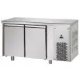 TABLE RÉFRIGÉRÉE EN ACIER INOX AISI 304 - VENTILÉE  - Mod. UG02MBT - GASTRONORM 1/1 - N. 2 PORTES - TEMPÉRATURE -18°/-22°C - Dim. 142x71,5xh85/92 cm - Norme CE