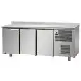 TABLE RÉFRIGÉRÉE AVEC DOSSERET EN ACIER INOX AISI 304 - Mod. UG03M60AL - VENTILÉ - N. 3 PORTES - TEMPÉRATURE 0°/+10°C - Dim. 191x60xh95/102 cm - Norma CE