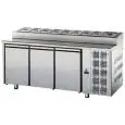 TABLE RÉFRIGÉRÉE EN ACIER INOX AISI 304 - Mod.  TF03MIDGNSK  -VENTILÉ - GASTRONORM 1/1 - PLAN DE TRAVAIL PRÉPARATION SNACK - N. 3 PORTES - TEMPÉRATURE 0°/+10°C - Dim. 187x70xh95/102cm - Norme CE
